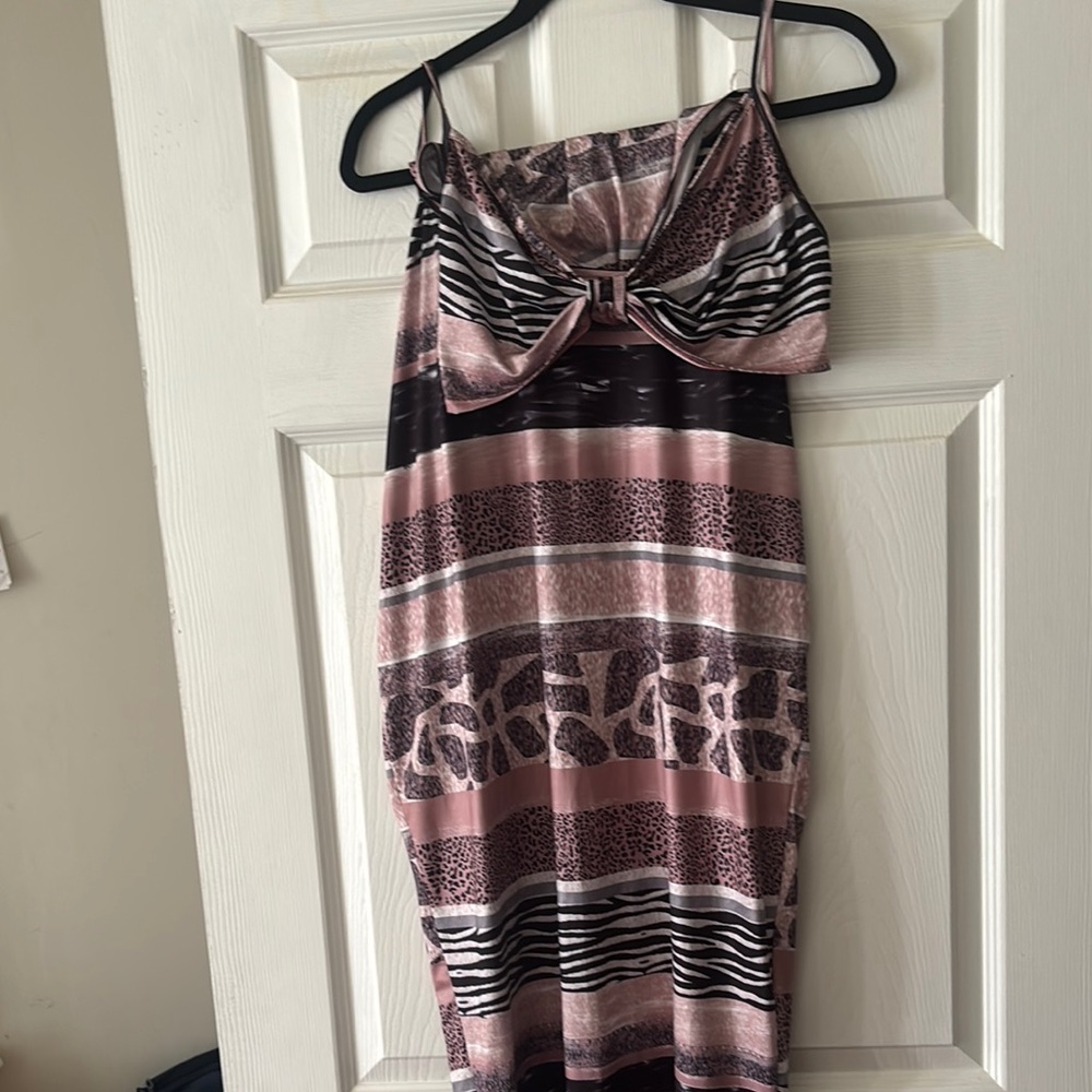 Elegant Backless Pink and Black Dress